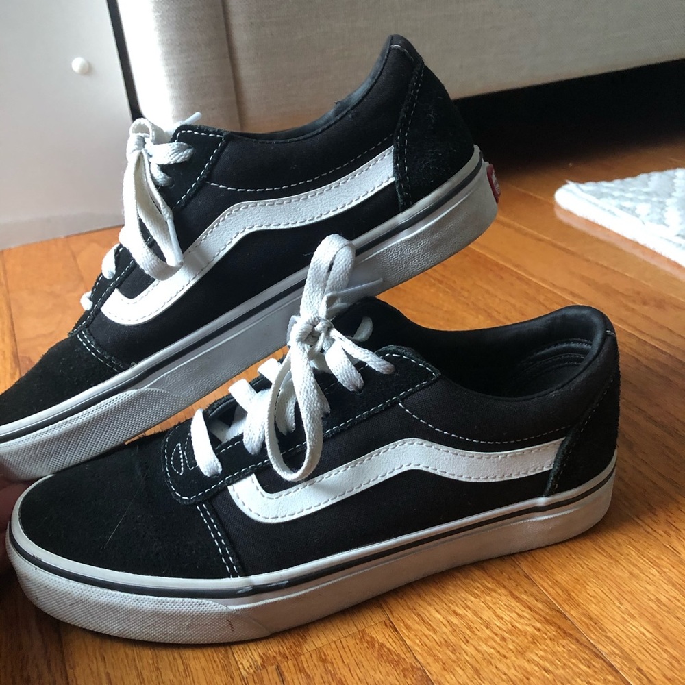 Black old school vans!